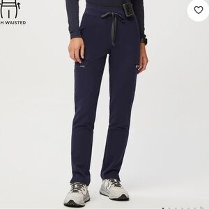 Figs Women's Navy Petite Slim Straight Scrub Pants